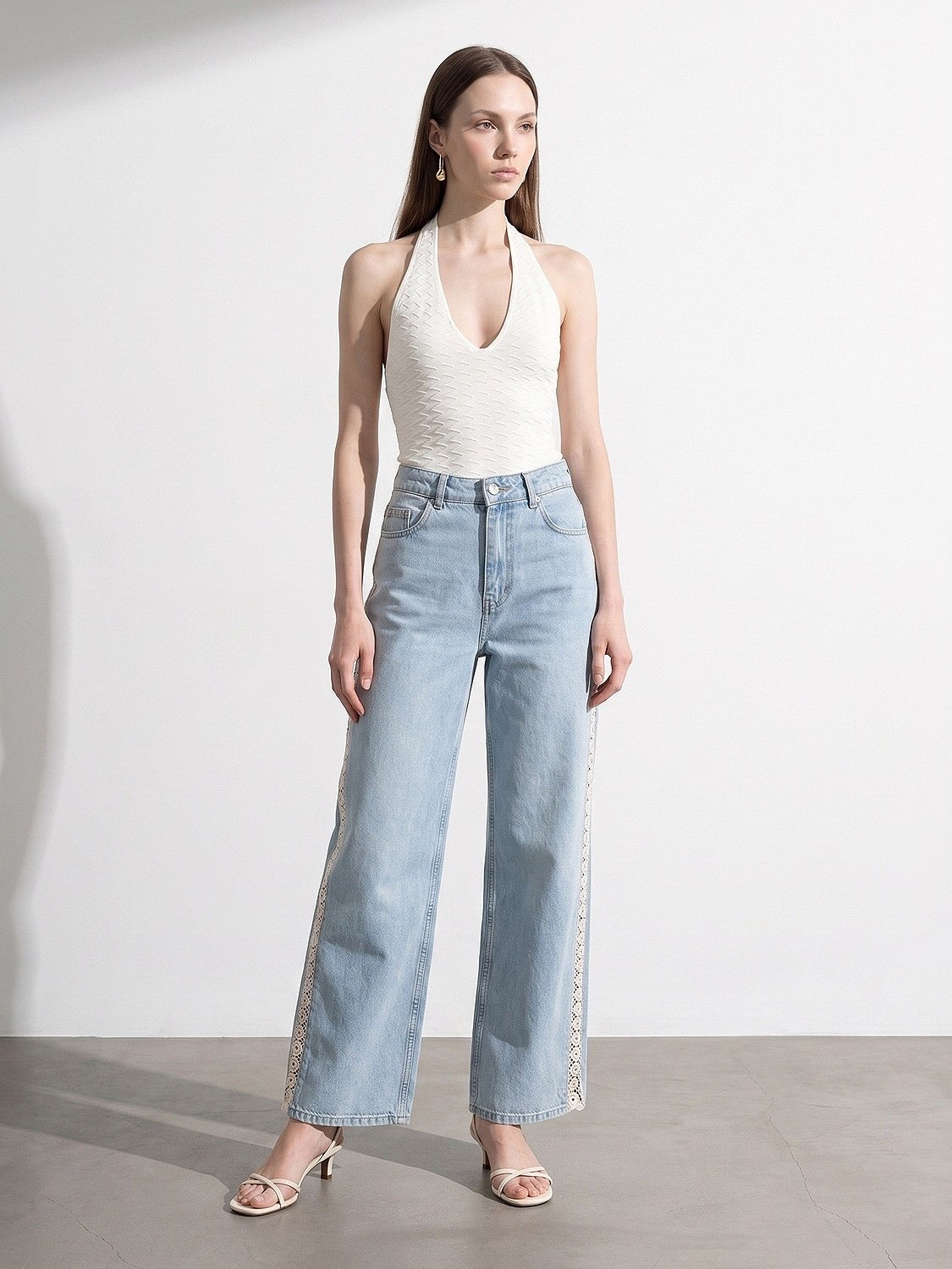 Light Wash Lace Side Wide-Leg Jeans