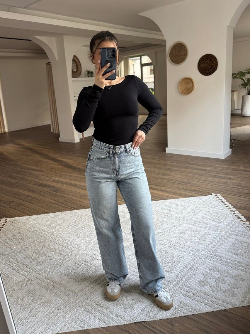 Zara Straight Jeans