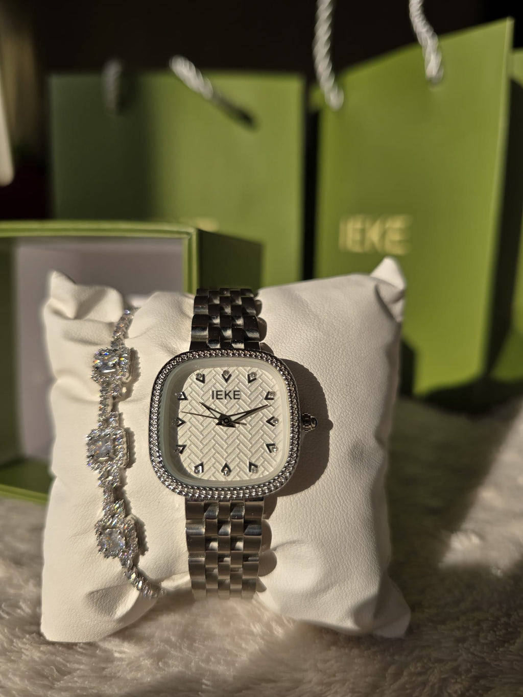 IEKE SILVER WHITE