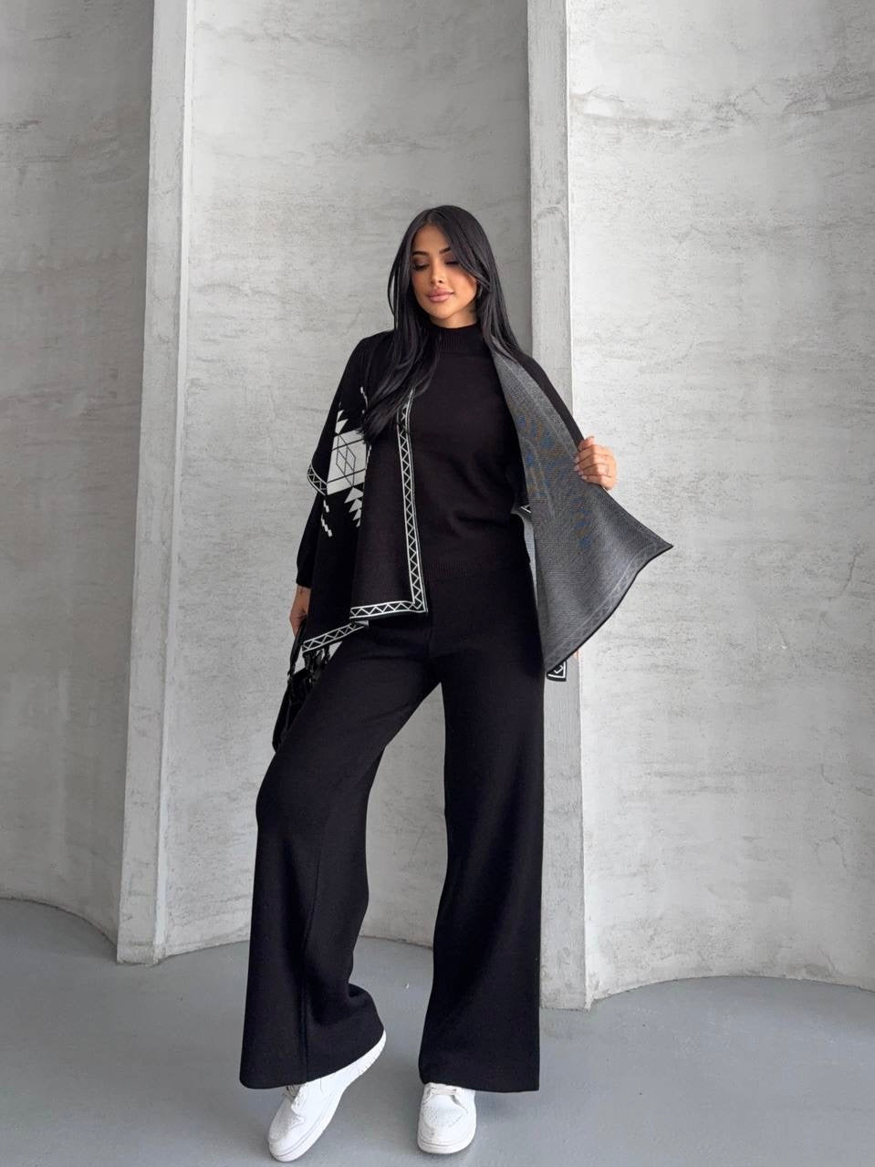 Black Wool Set With a Scarf