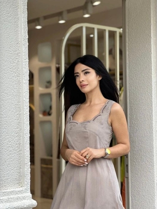 Luna Flow Midi Dress