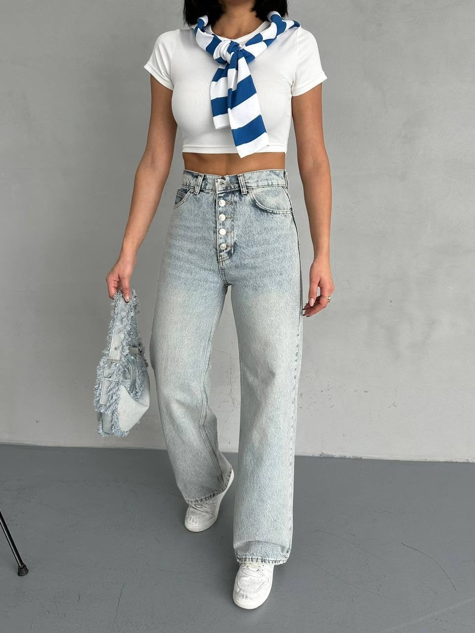 Buttoned Jeans
